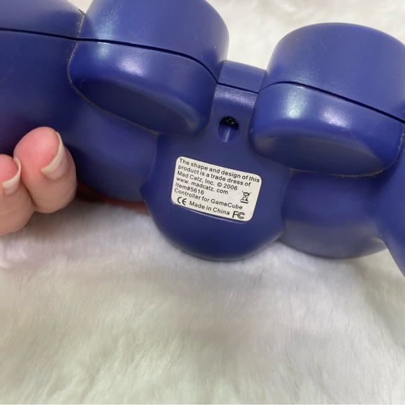 MadCatz GameCube purple Nintendo controller - Picture 4 of 12